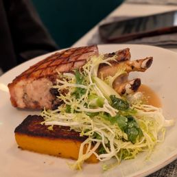 Largos signature dishes Roasted Pork Belly
Buttermilk Fried Chicken
Grilled Filet Mignon